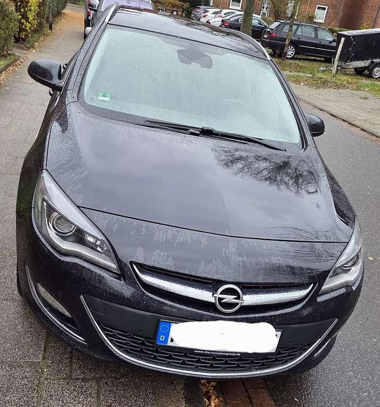 Gebraucht Opel Astra Exklusiv 131 PS (96 kW) 2014 Schwarz Kombi