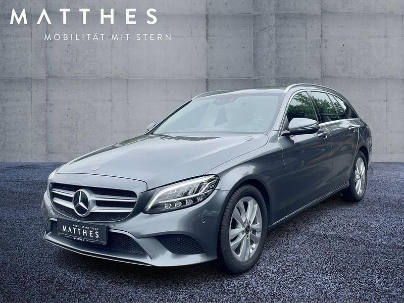 Grau Gebraucht 2018 Mercedes C200 Kombi | 17.844 € (Guter Preis) - Bild 1/4