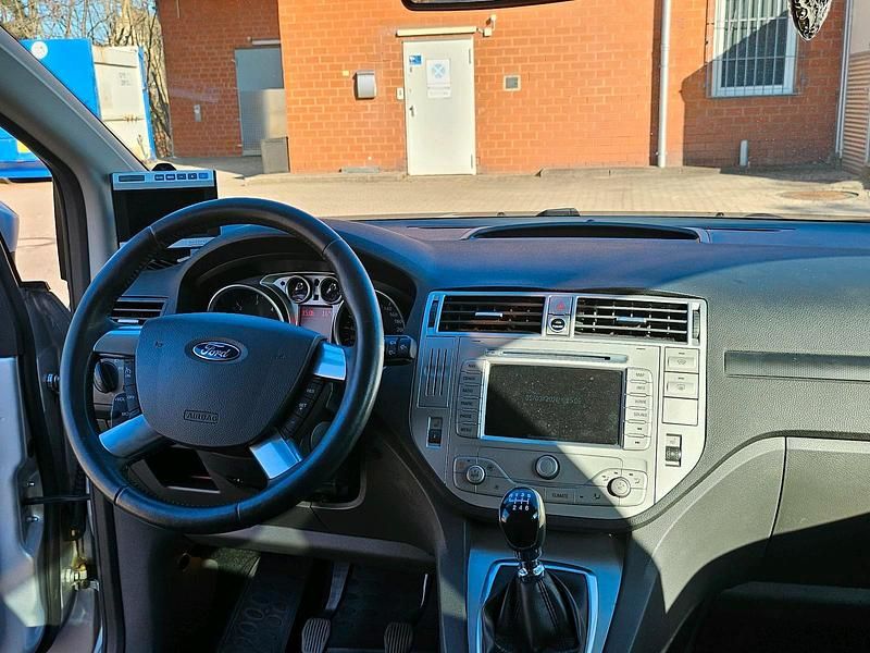 Gebraucht Ford Kuga 140 PS (102 kW) 2011 Grau SUV