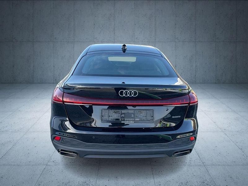 Gebraucht Audi A5 Sport 204 PS (150 kW) 2025 Mythosschwarz metallic Limousine