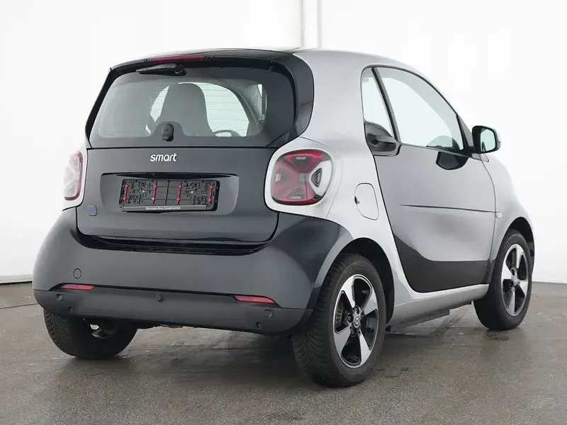 Gebraucht Smart ForTwo Electric Drive 60 kW (82 PS) 2024 Bodypanels in black Coupé