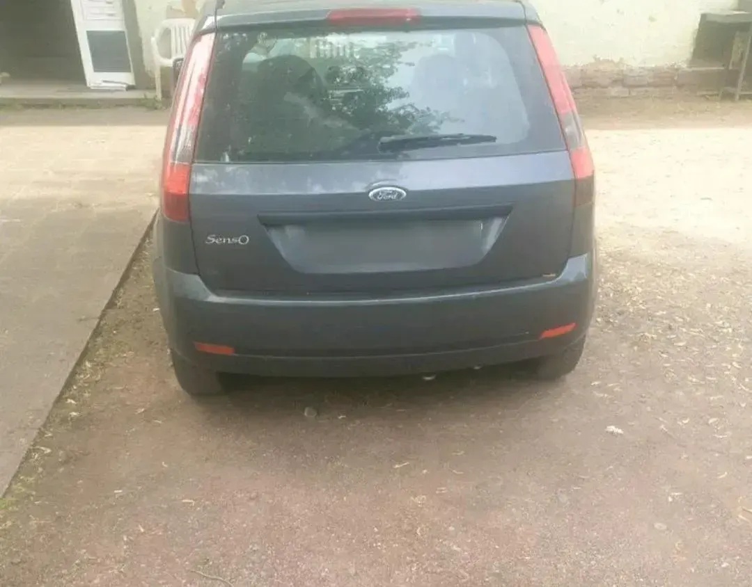 Gebraucht Ford Fiesta 2004 Grau Kleinwagen