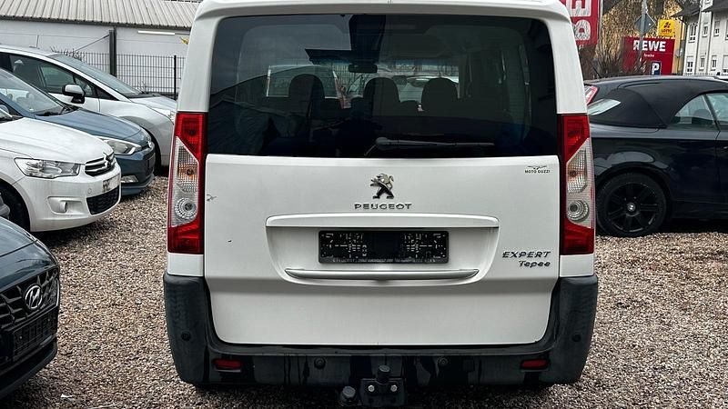 Gebraucht Peugeot TePee 128 PS (94 kW) 2012 Weiß Van / Kleinbus