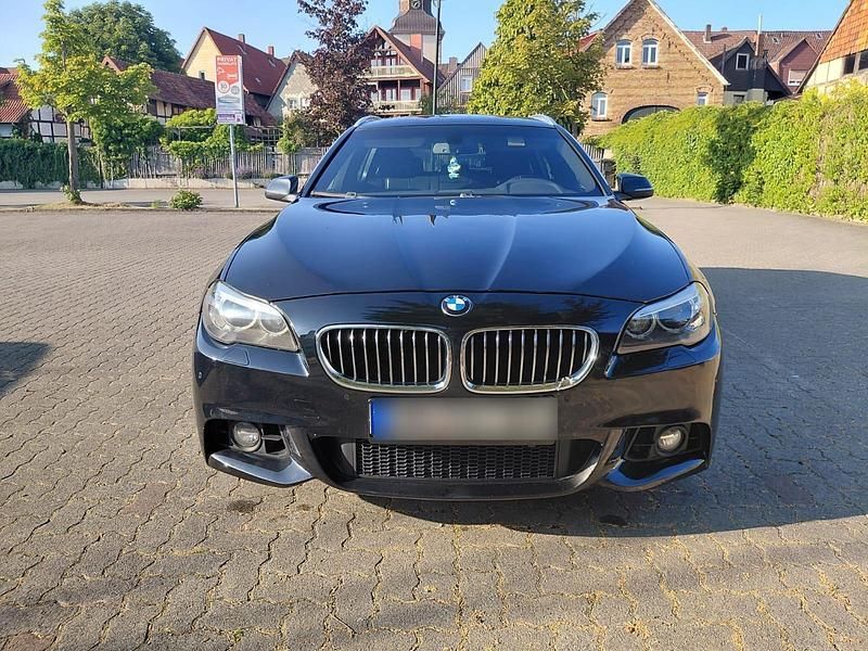 Schwarz Gebraucht 2014 BMW 520 Kombi | 8.000 € (Superpreis) - Bild 1/4