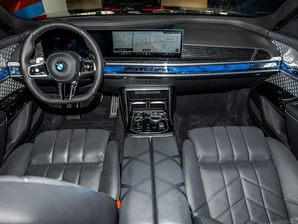Gebraucht BMW 740 M Sport 286 PS (210 kW) 2025 Schwarz Limousine
