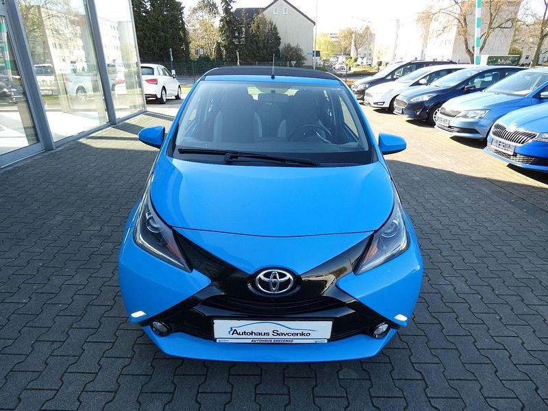 Gebraucht Toyota Aygo X-wave 69 PS (50 kW) 2016 Blau Kleinwagen