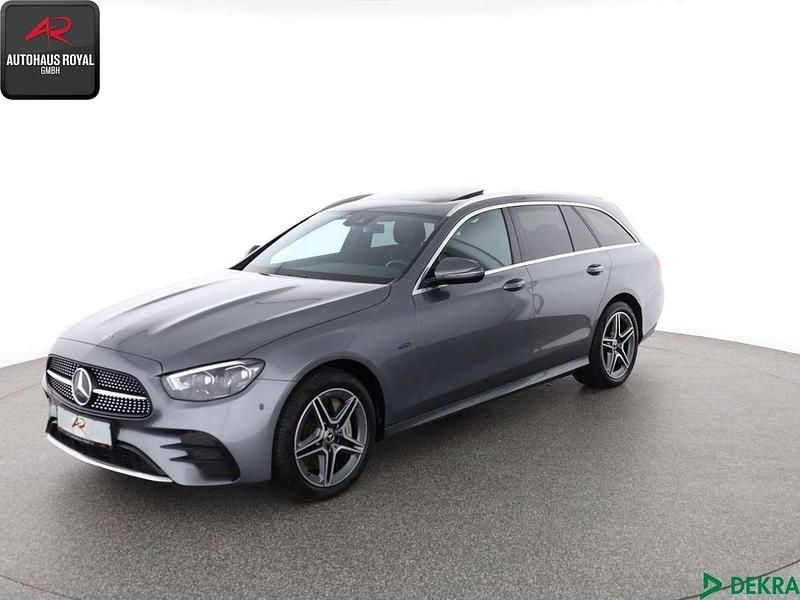 Grau Gebraucht 2021 Mercedes E300 AMG Limousine | 32.460 € (Superpreis) - Bild 1/4