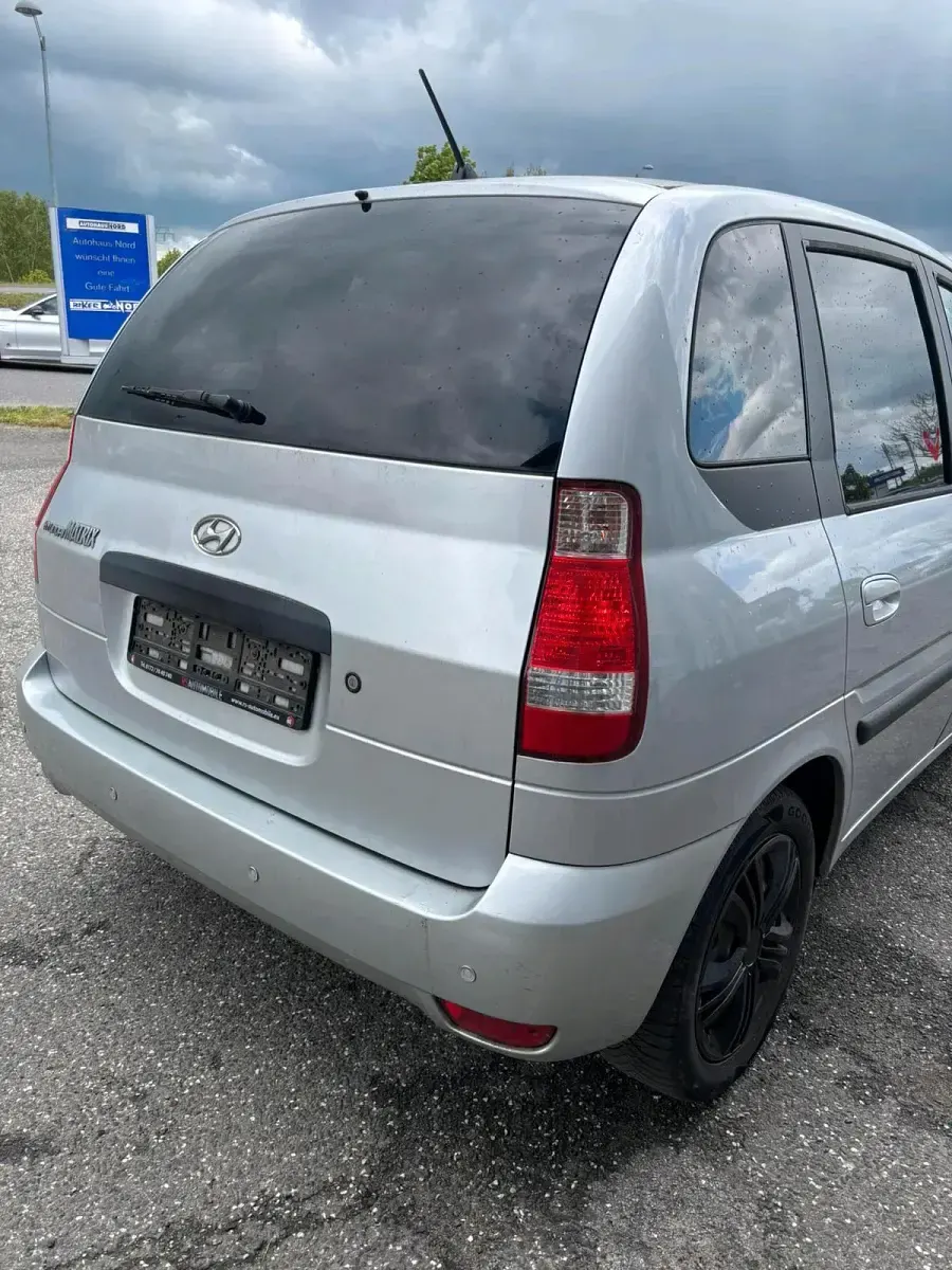 Käytetty Hyundai Matrix 101 HP (74 kW) 2009 Tila-auto