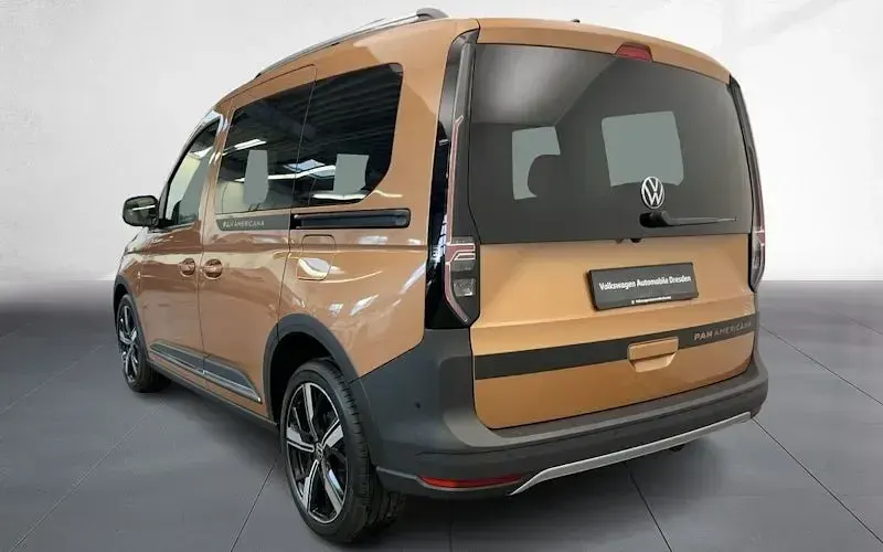 Neu VW Caddy PanAmericana 122 PS (89 kW) 2026 Braun Van / Kleinbus