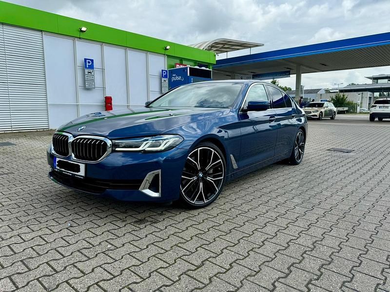Blau Gebraucht 2023 BMW 530 Luxury Line Limousine | 40.900 € (Guter Preis) - Bild 1/4