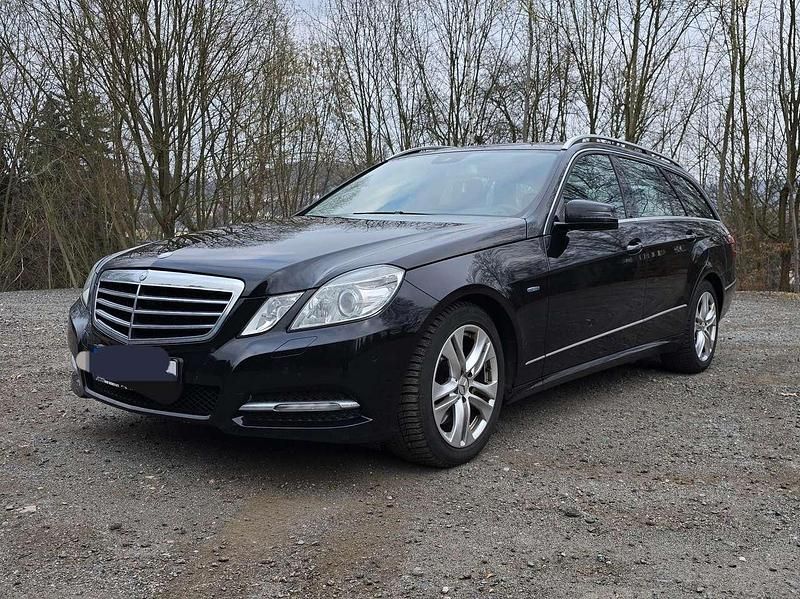 Gebraucht Mercedes E350 Avantgarde 265 PS (194 kW) 2011 Schwarz Kombi
