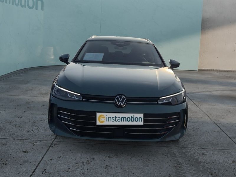 Używany VW Passat 150 KM (110 kW) 2024 Zielony Minivan