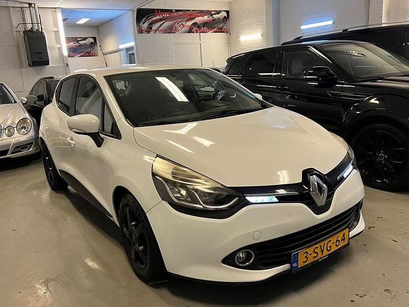Weiß Gebraucht 2014 Renault Clio IV Limousine | 5.200 € (Fairer Preis) - Bild 1/4