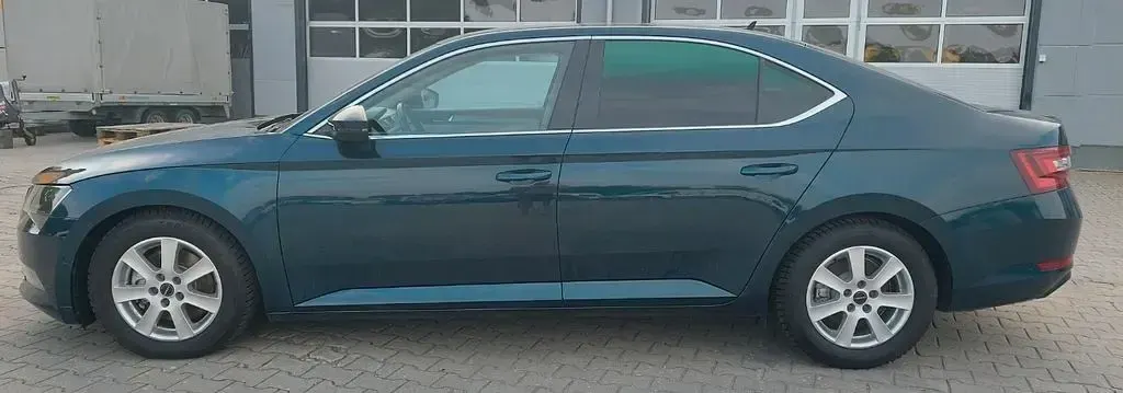 Gebraucht Skoda Superb Active 150 PS (110 kW) 2015 Blau Limousine