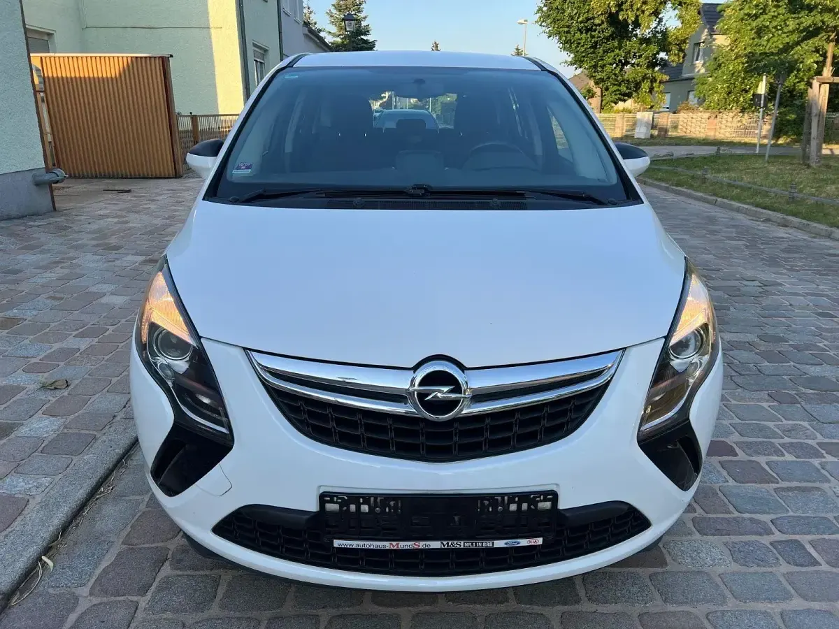 Gebraucht Opel Zafira Tourer 120 PS (88 kW) 2016 Weiß Van / Kleinbus