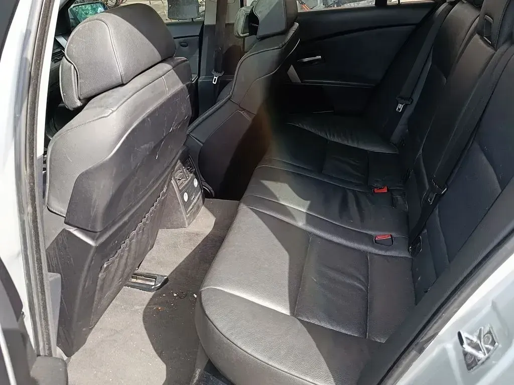 Gebraucht BMW 530 231 PS (169 kW) 2007 Silber Kombi