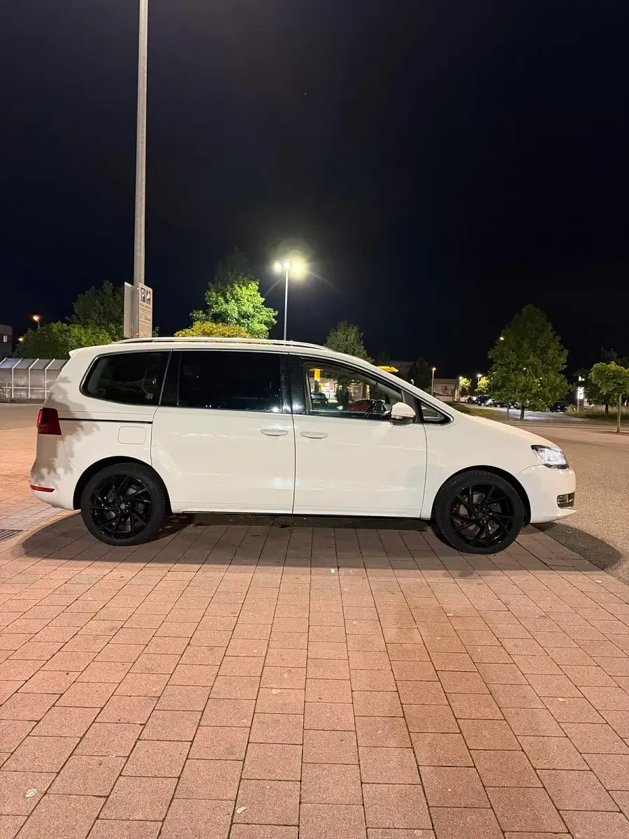 Gebraucht VW Sharan 170 PS (125 kW) 2011 Weiß Van / Kleinbus