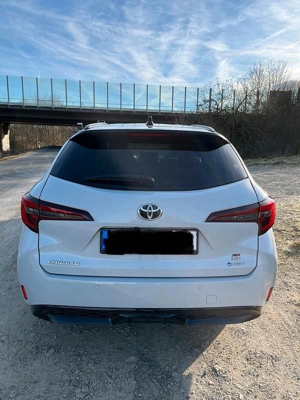 Gebraucht Toyota Corolla 196 PS (144 kW) 2024 Grau Kombi
