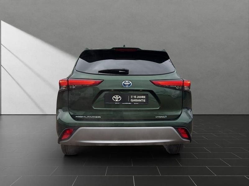 Gebraucht Toyota Highlander Hybrid Luxury 247 PS (181 kW) 2024 Green mm SUV