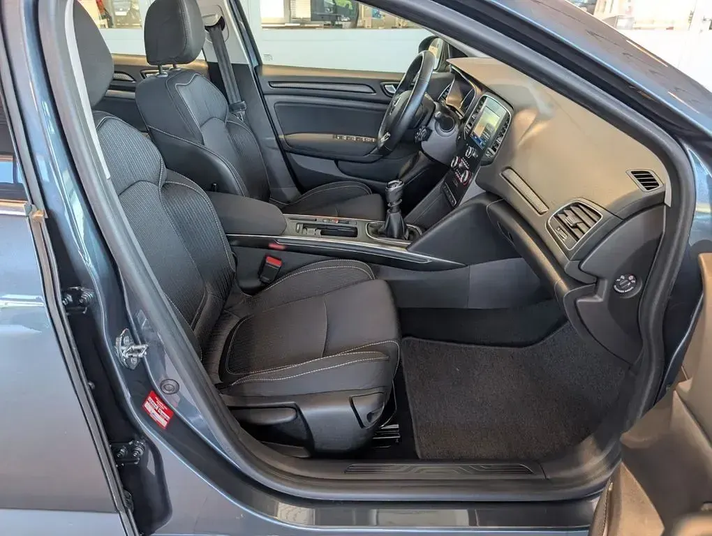 Gebraucht Renault Mégane 116 PS (85 kW) 2020 Grau Limousine