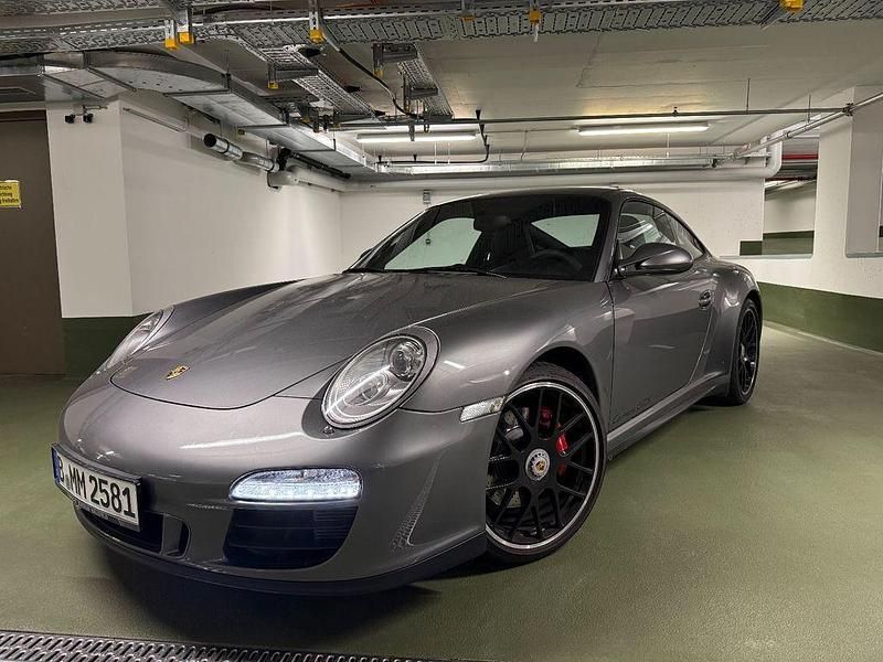 Grau Gebraucht 2011 Porsche 911 Carrera GTS Coupé | 109.000 € (Fairer Preis) - Bild 1/4