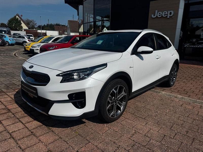 Weiß Gebraucht 2022 Kia XCeed SUV | 23.580 € (Fairer Preis) - Bild 1/4