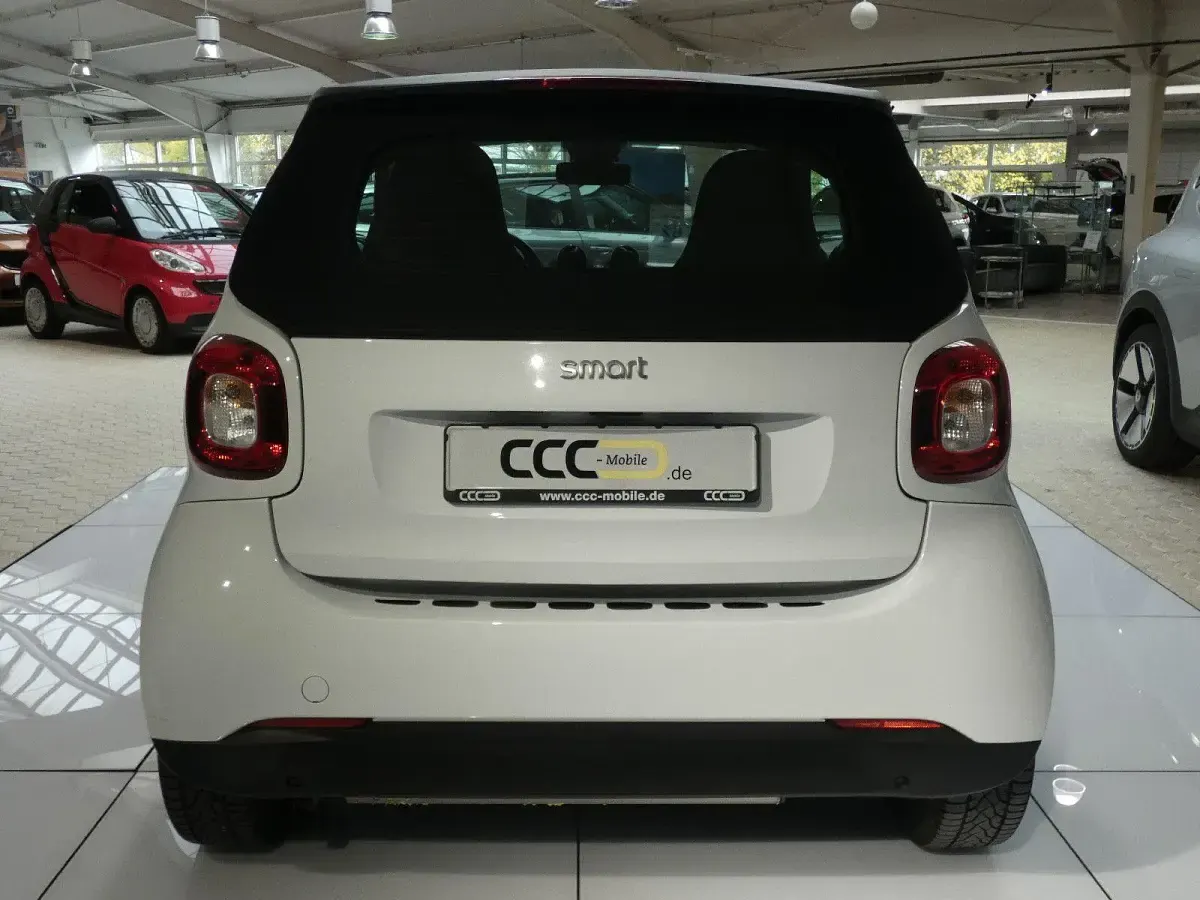 Gebraucht Smart ForTwo Cabrio 71 PS (52 kW) 2018 Weiß Cabrio