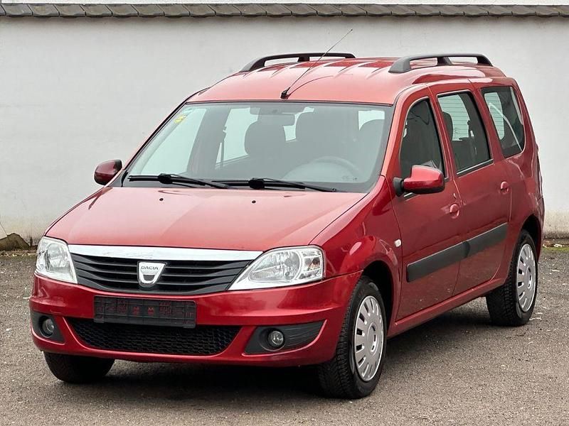 Rot Gebraucht 2009 Dacia Logan MCV Lauréate Kombi | 1.999 € (Superpreis) - Bild 1/4