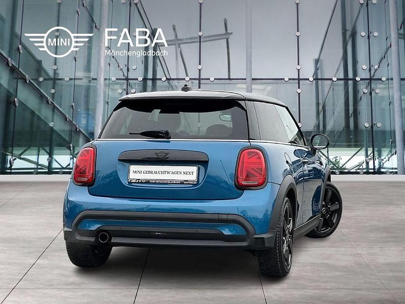 Gebraucht Mini Cooper Classic 136 PS (100 kW) 2021 Blau Kleinwagen