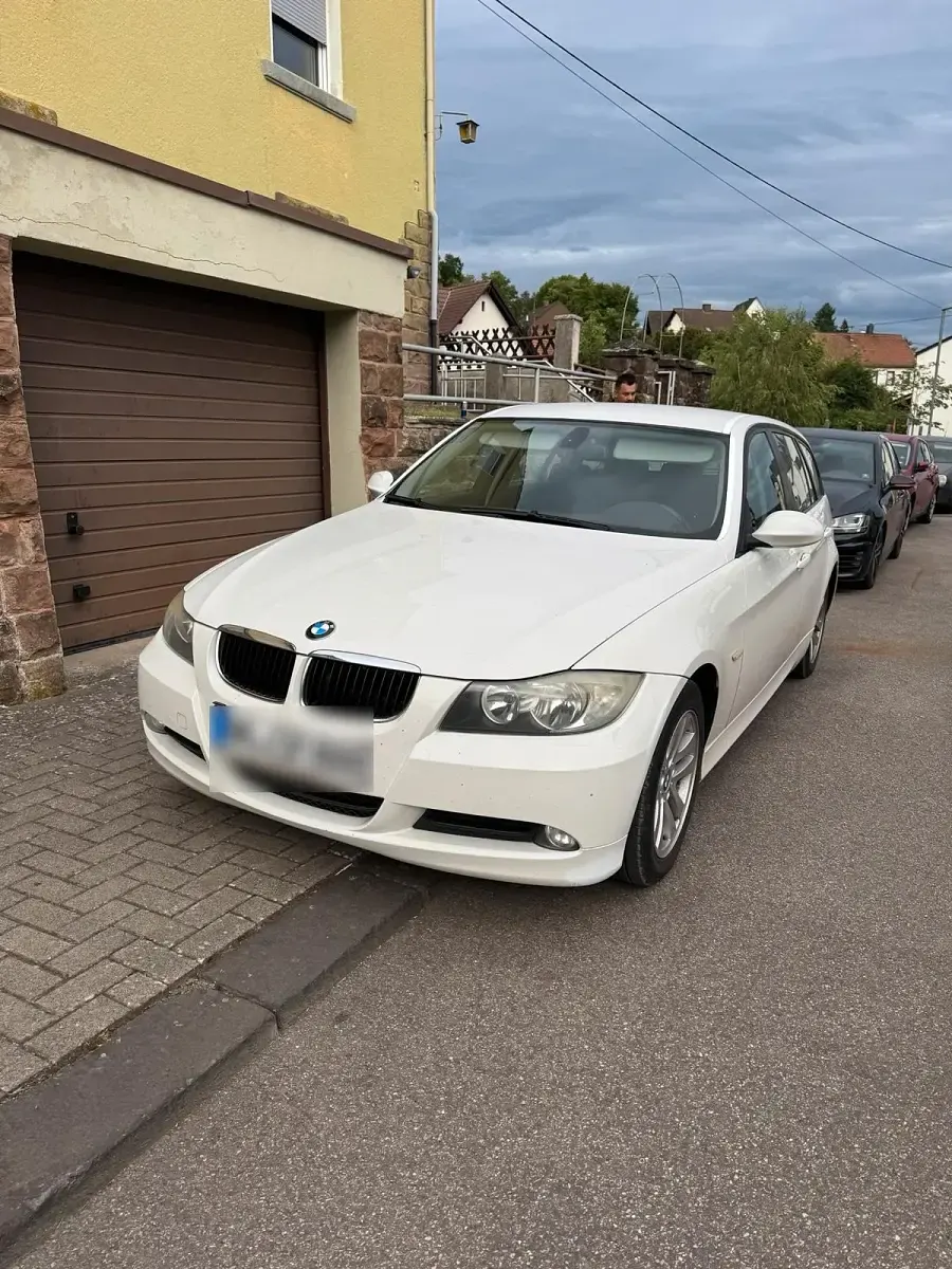 Gebraucht BMW 318 143 PS (105 kW) 2008 Weiß Kombi