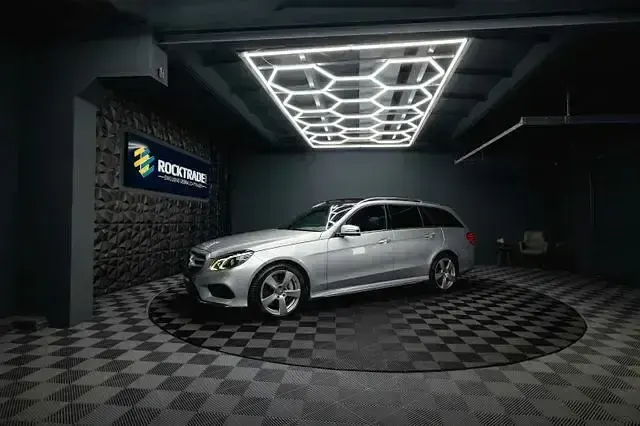 Gebraucht Mercedes E500 AMG 408 PS (300 kW) 2013 Andere Limousine