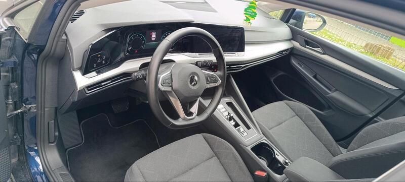 Blau Gebraucht 2025 VW Golf VIII Kombi | 21.500 € (Superpreis) - Bild 1/4