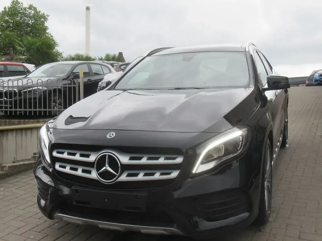 Gebraucht Mercedes GLA250 AMG line 211 PS (155 kW) 2019 Schwarz SUV