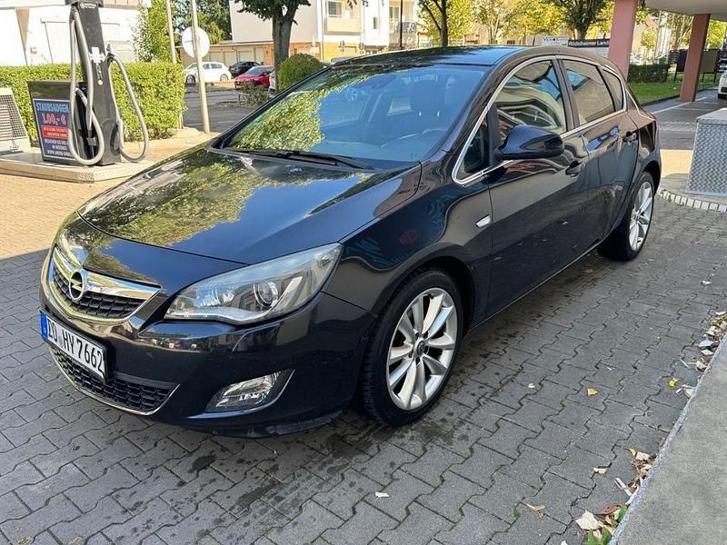 Schwarz Gebraucht 2010 Opel Astra Sport Limousine | 2.499 € (Fairer Preis) - Bild 1/4
