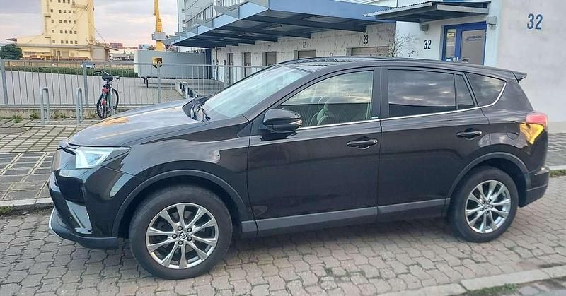 Gebraucht 2017 Toyota RAV4 Edition-S SUV | 11.400 € (Guter Preis) - Bild 1/4