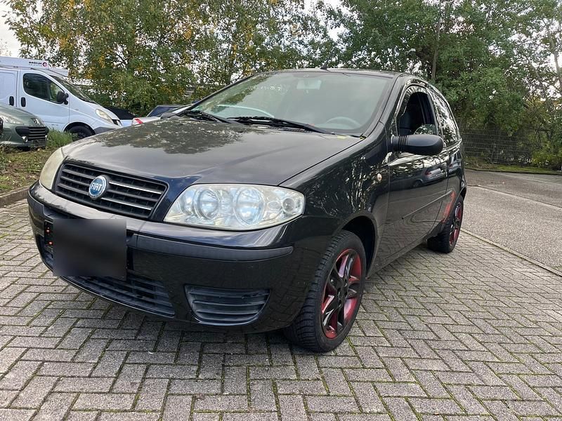 Schwarz Gebraucht 2005 Fiat Punto Kleinwagen | 990 € (Fairer Preis) - Bild 1/4