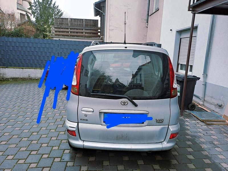 Gebraucht Toyota Yaris 84 PS (61 kW) 2004 Grau Kombi