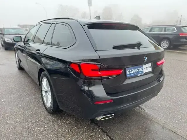 Gebraucht BMW 520 Performance 88 PS (64 kW) 2021 Schwarz Kombi