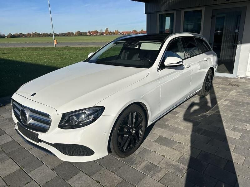 Gebraucht 2018 Mercedes E350 Avantgarde Limousine | 22.490 € (Guter Preis) - Bild 1/4