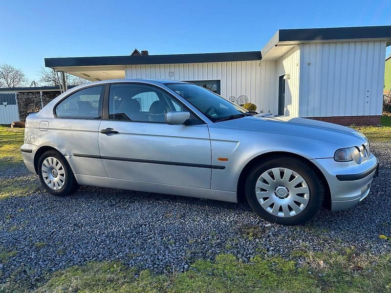 Gebraucht BMW 316 116 PS (85 kW) 2002 Silber Coupé