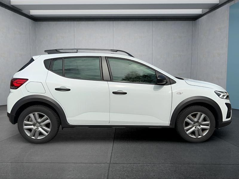 Gebraucht Dacia Sandero Stepway 101 PS (74 kW) 2023 Weiß Kleinwagen