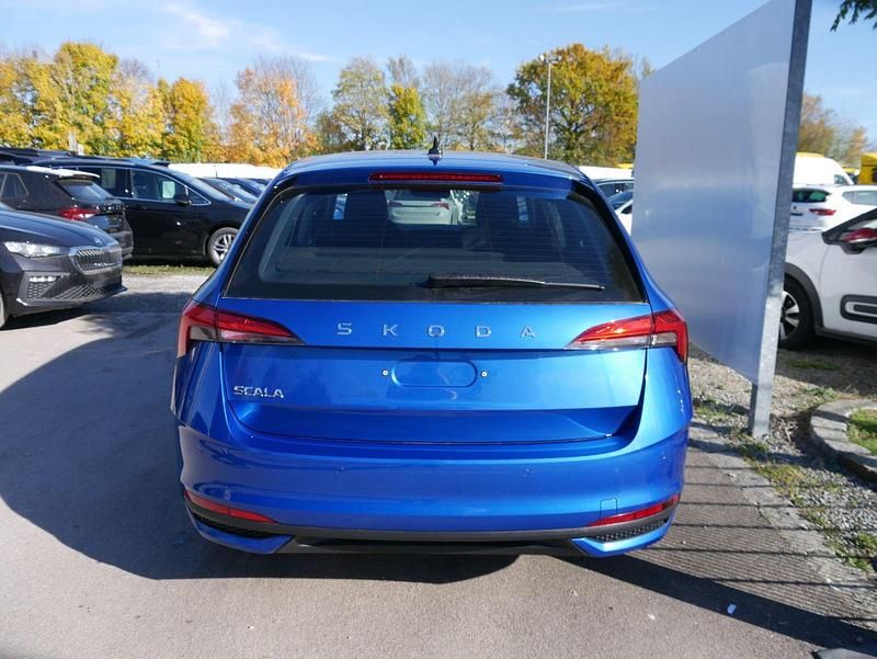 Neu Skoda Scala Selection 116 PS (85 kW) 2025 Raceblau metallic Kleinwagen