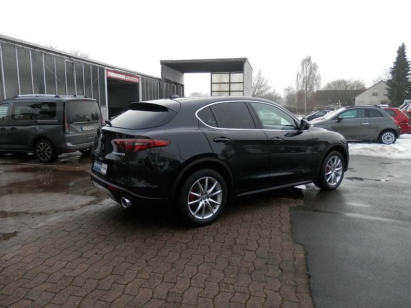 Gebraucht Alfa Romeo Stelvio Super 200 PS (147 kW) 2018 Schwarz SUV