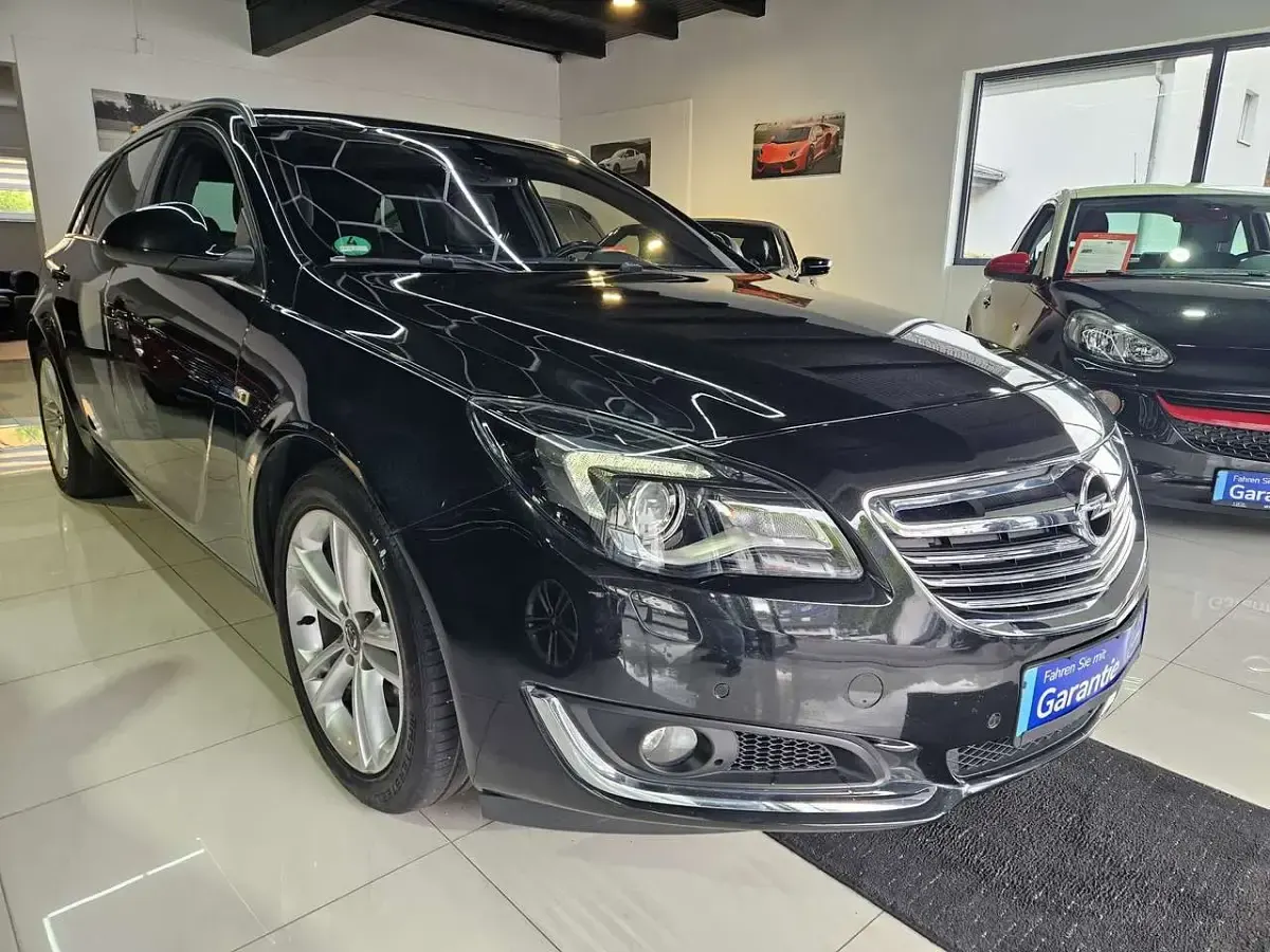 Gebraucht Opel Insignia Sport 140 PS (102 kW) 2013 Karbonschw graphitschw midnigh Kombi