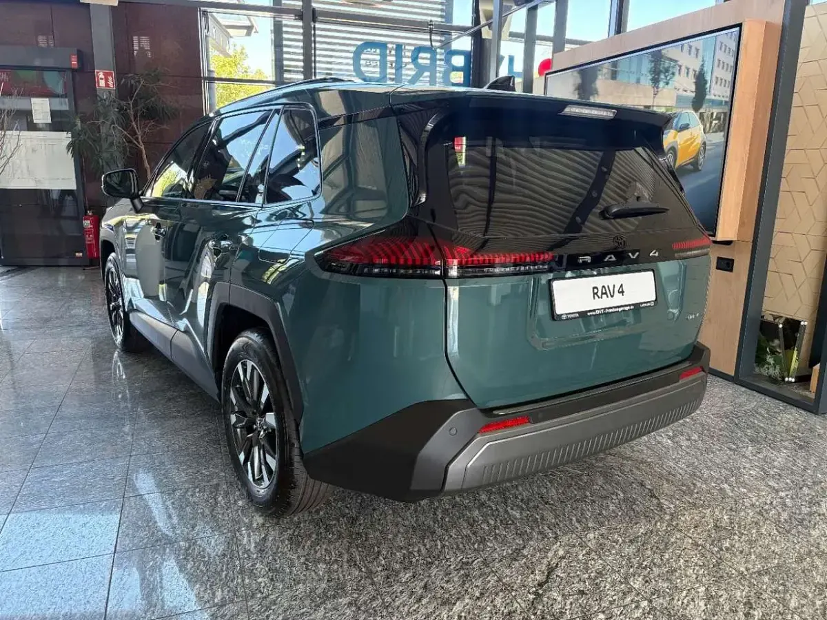 Neu Toyota RAV4 Hybrid 194 PS (142 kW) 2026 Grün SUV