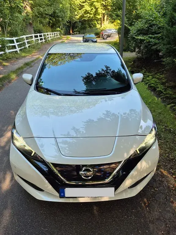 Gebraucht Nissan Leaf Tekna 160 kW (218 PS) 2021 Weiß Kleinwagen