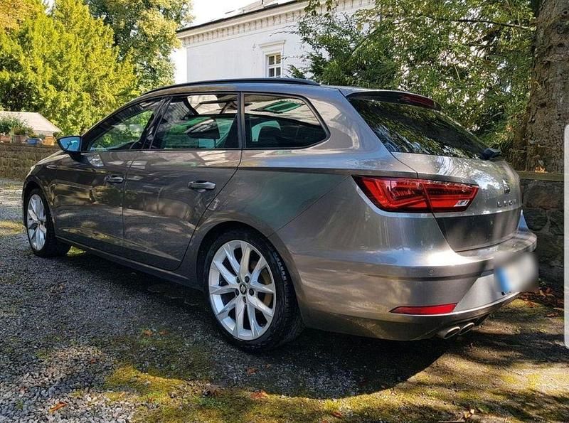 Grau Gebraucht 2017 Seat Leon ST FR Kombi | 15.000 € (Guter Preis) - Bild 1/4