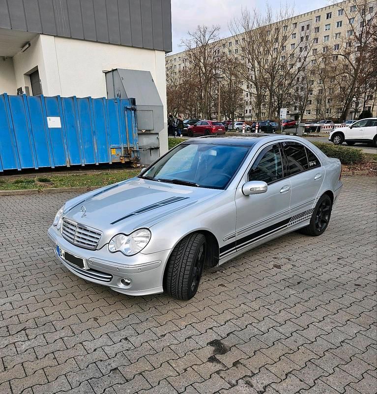 Grau Gebraucht 2007 Mercedes C200 Limousine | 3.999 € (Guter Preis) - Bild 1/4