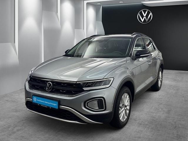 Pyritsilber metallic Gebraucht 2024 VW T-Roc Life SUV | 26.990 € (Etwas zu teuer) - Bild 1/3