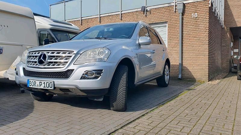 Gebraucht Mercedes ML300 2010 Silber SUV